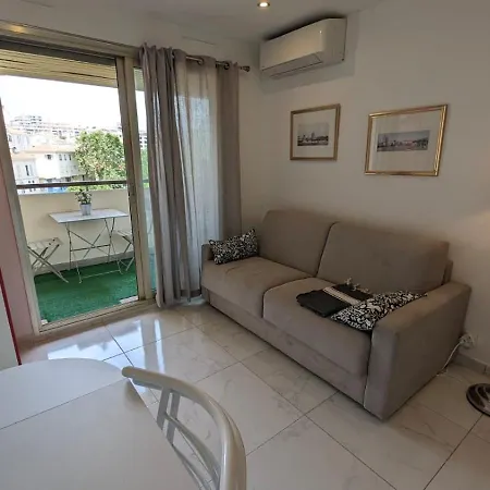Apartament Neuf Centre 500 M *