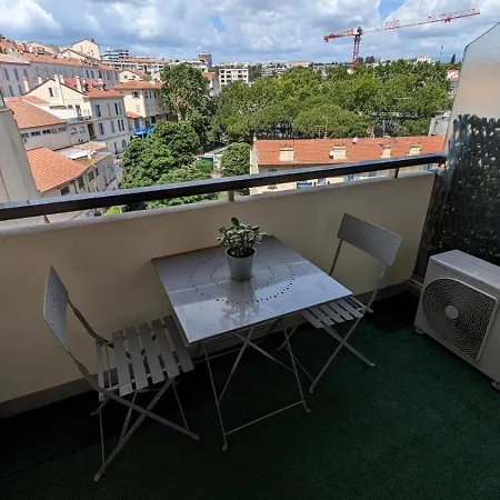 Neuf Centre 500 M Apartament *